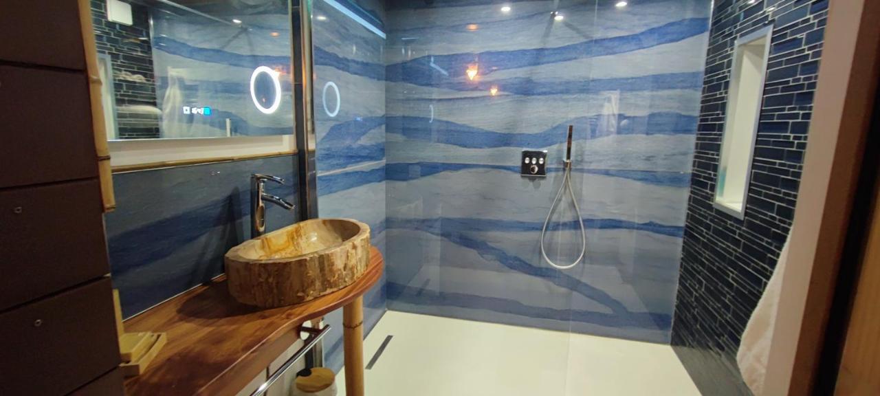 La Kaz Rhumantique Sauna And Spa Privatif Ла-Ривьер-Сен-Совёр Экстерьер фото