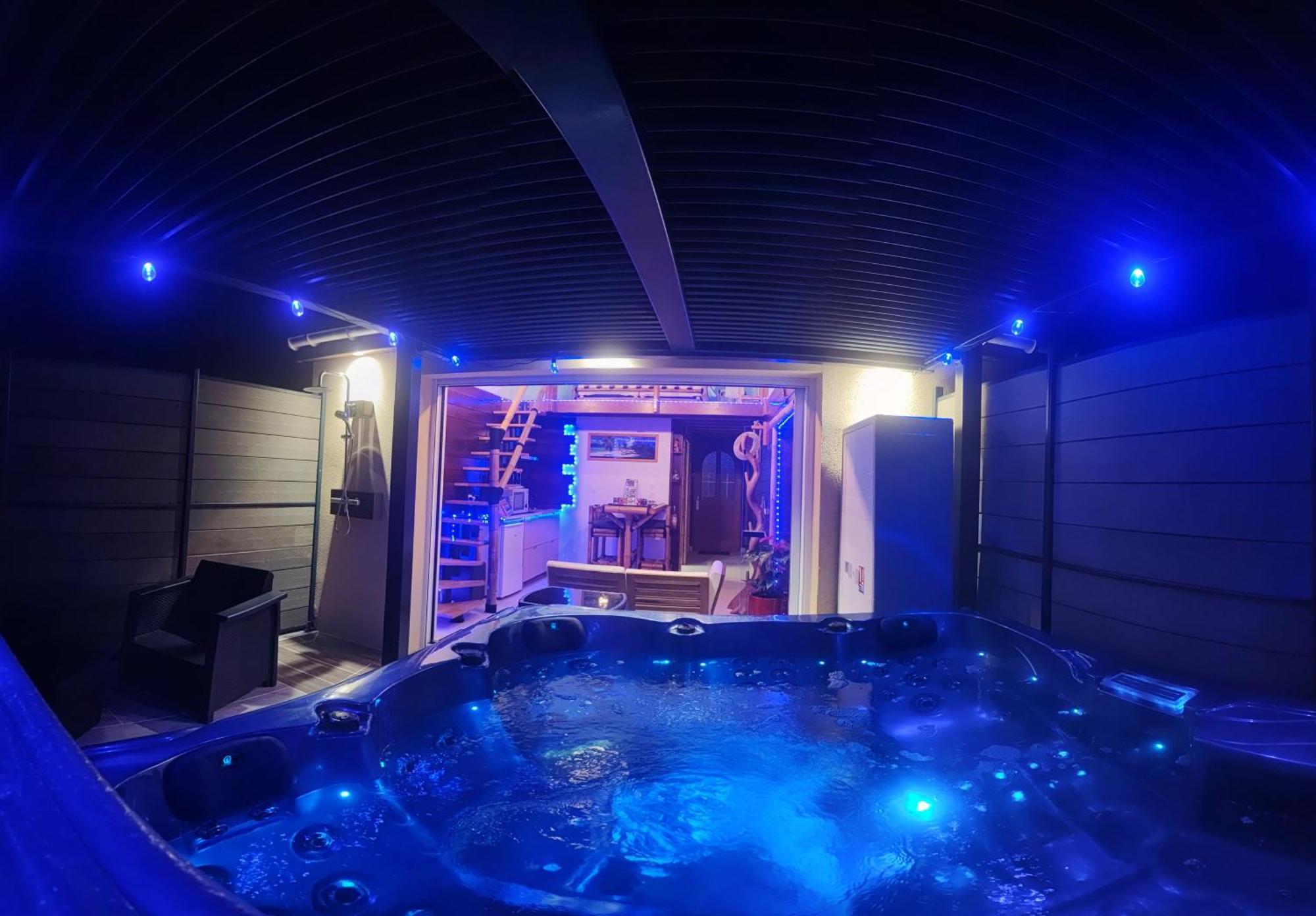 La Kaz Rhumantique Sauna And Spa Privatif Ла-Ривьер-Сен-Совёр Экстерьер фото