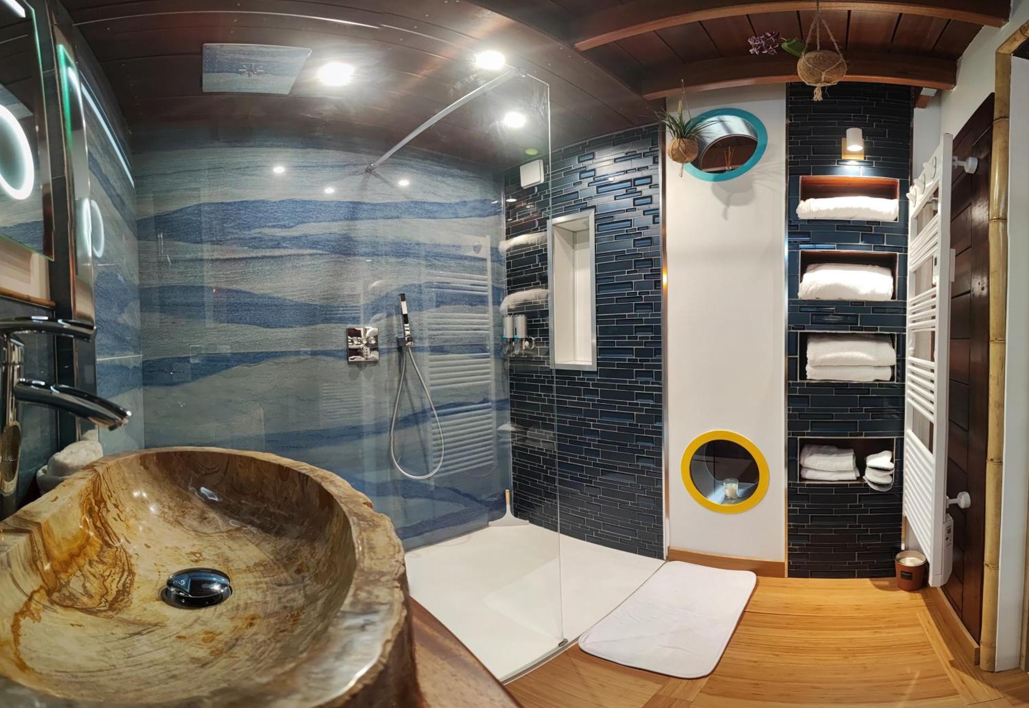 La Kaz Rhumantique Sauna And Spa Privatif Ла-Ривьер-Сен-Совёр Экстерьер фото